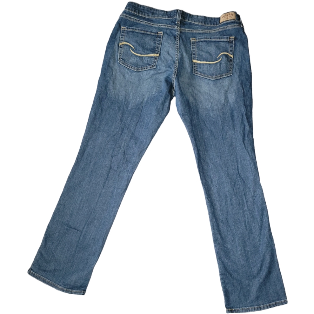 🎊💕Host Pick🎊💕Levi Stauss & Co Signature Mid Rise Straight Jean's size 14M - Picture 2 of 6